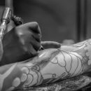 Wizyta w salonie tatuażu: co należy wiedzieć przed pierwszym tatuażem